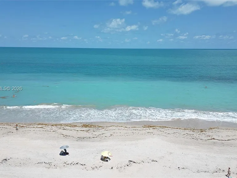 23 Royal Palm Point #B — Photo 29