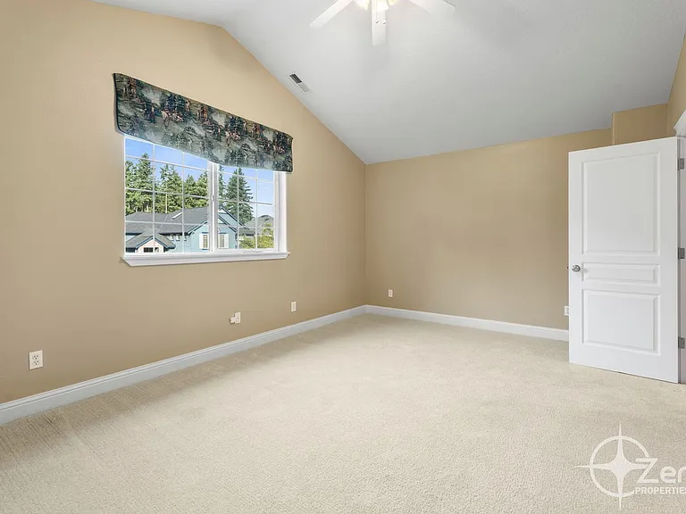 2903 NE 184th Ave — Photo 29