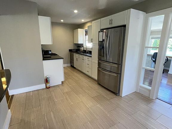 5th image of 418 Probart St