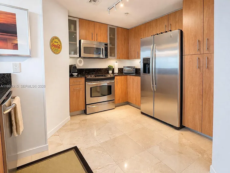 7900 Harbor Island Dr #706 — Photo 11