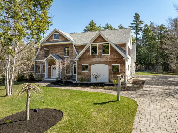 27 Parker Way, Falmouth, ME 04105