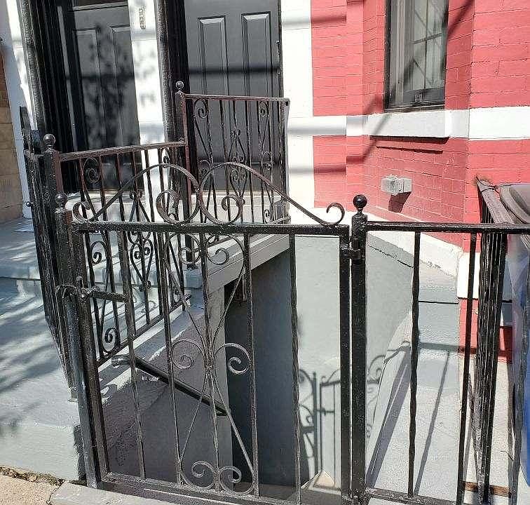 1st image of 1425 26th Ave
