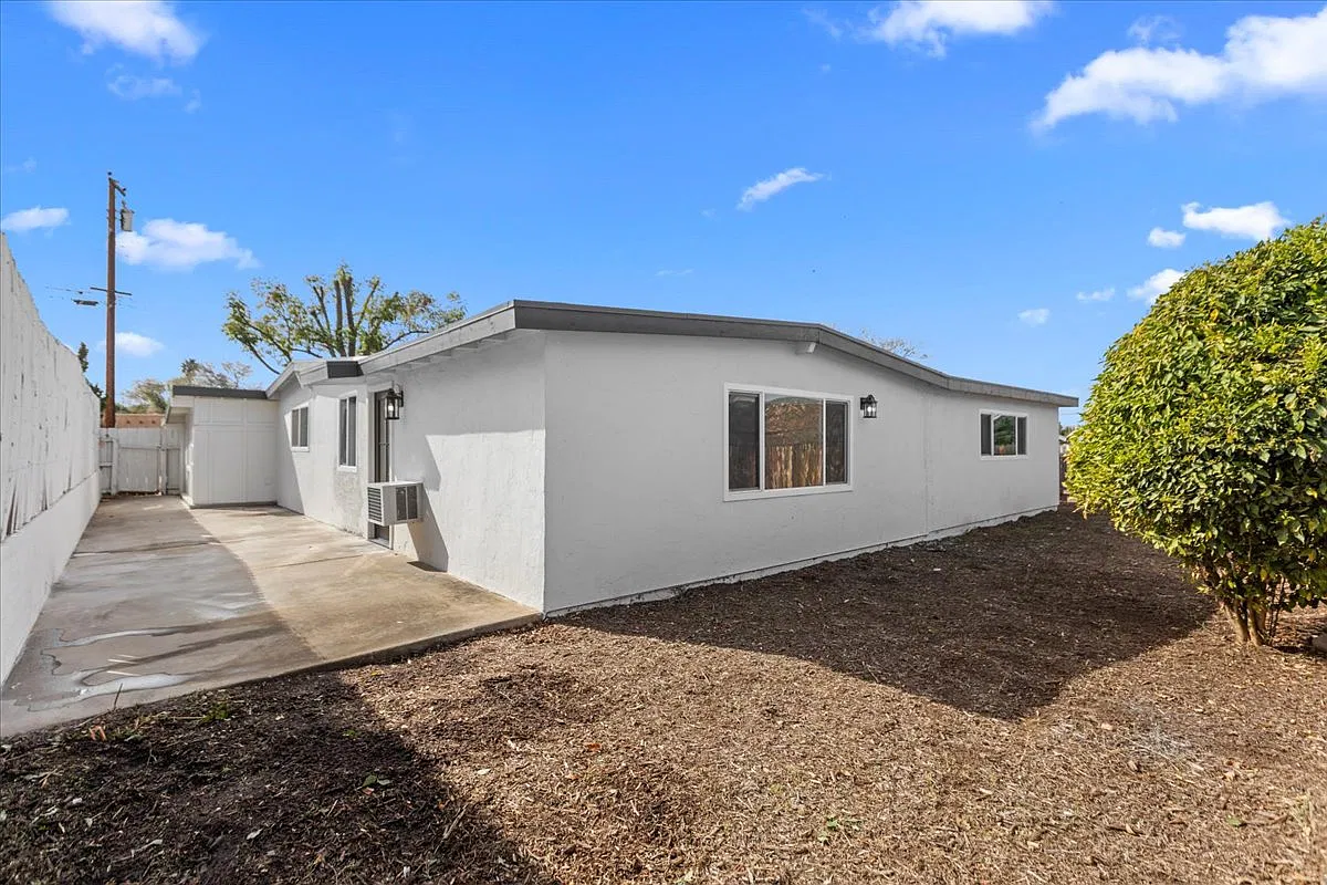 1 bed, $2,000 — Photo 1