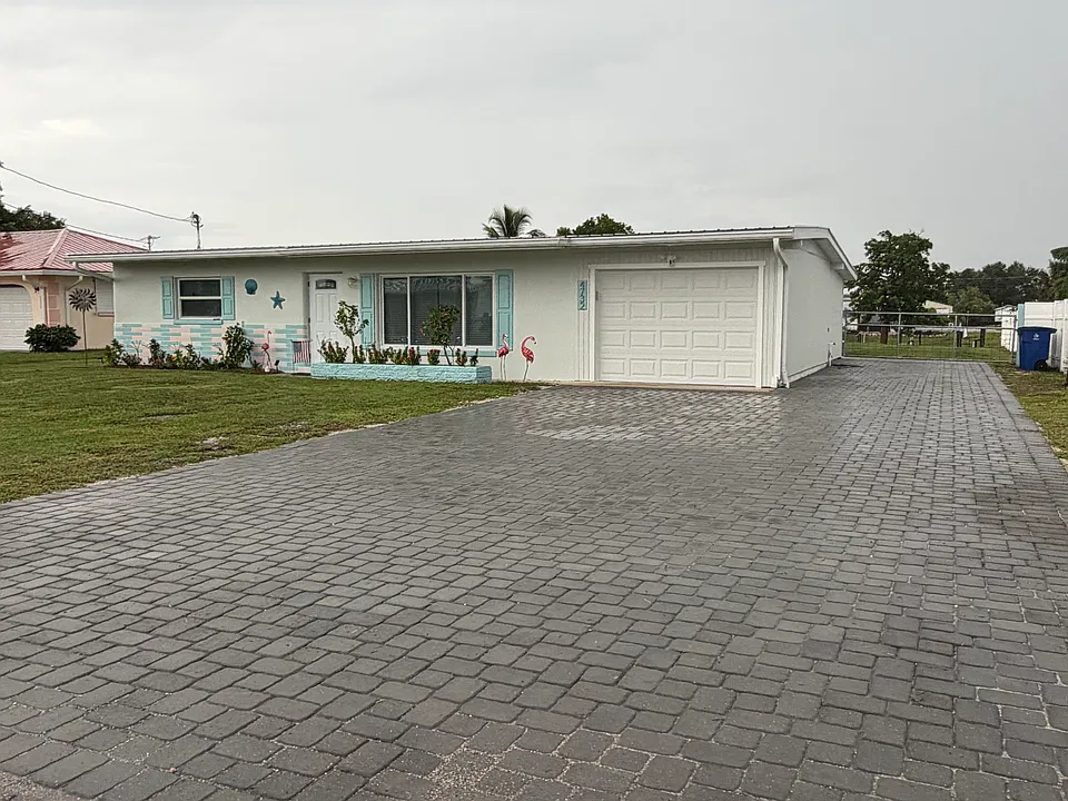 4732 Flamingo Dr