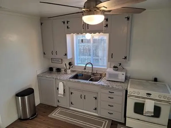 200 W White St, Barstow, CA 92311