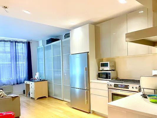 Rented by Modern Spaces | media 11