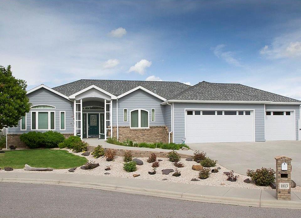 1st image of 1813 Crystal Dr