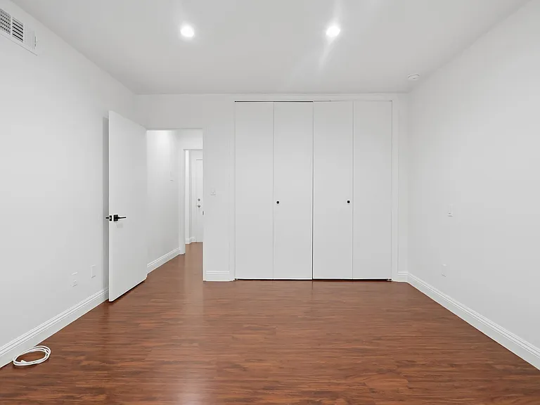 124 N Clark Dr #107 — Photo 16