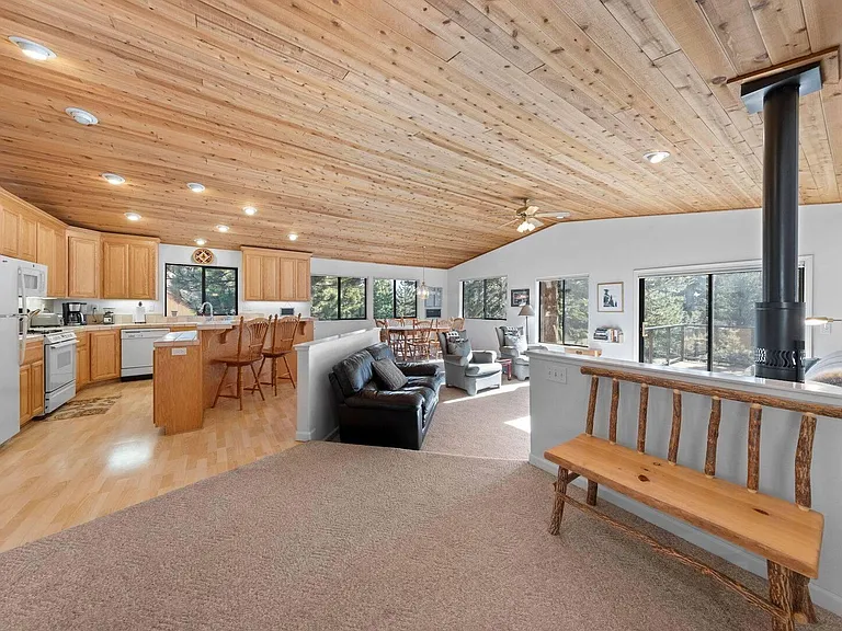 16323 Ski Slope Way — Photo 2