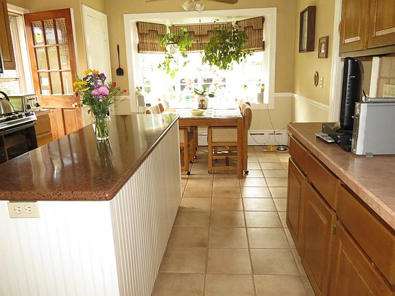 Kitchen with eating area
