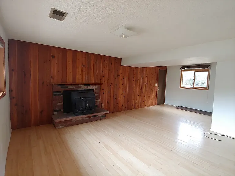 4025 Evans Dr — Photo 9