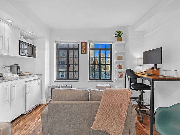 4th image of 5 Tudor City Pl APT 539