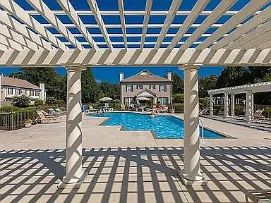 2 bed, 2.5 bath, 1386 sqft, $2,500 — Photo 2