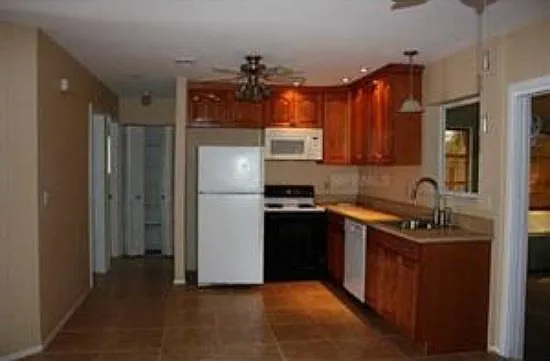 Building Photo - 5381 Simrak St