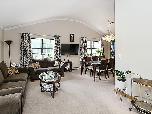 4th image of 25A Reynolds Street #A