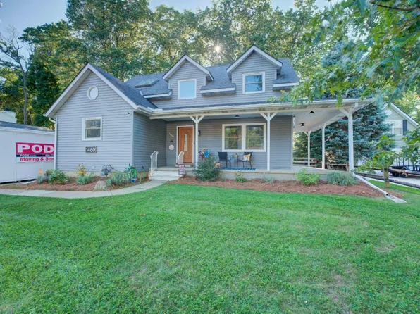1460 Lexington Dr, Vermilion, OH 44089