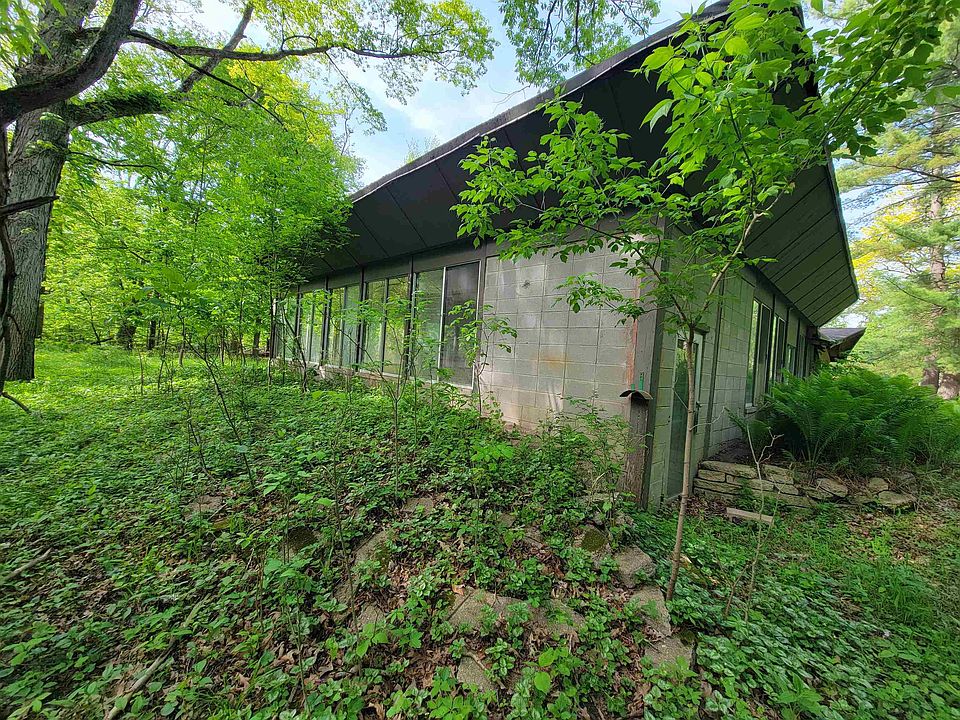 7th image of 9705 Midland Rd