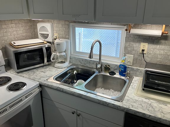 3rd image of 800 Chesapeake Dr