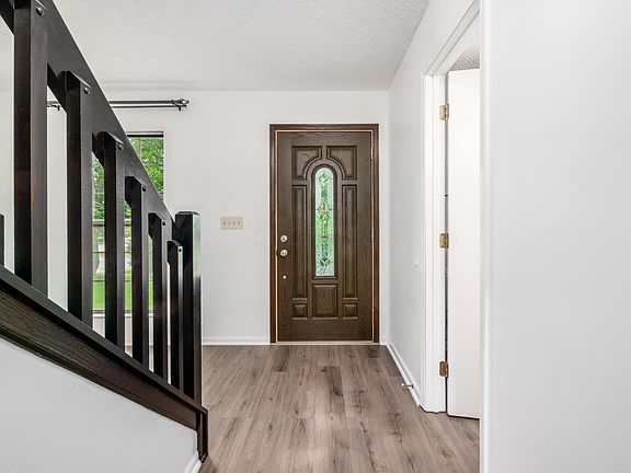 3rd image of 1482 Brookforest Dr