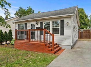 1330 Central Ave, Windsor, ON N8Y3V4