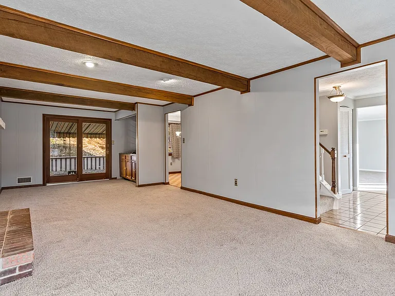 104 Erin Ct — Photo 12