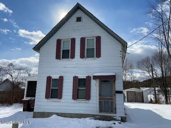 8 5th Avenue, Whitehall, NY 12887