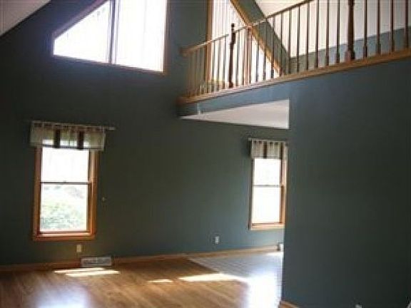 4th image of 732 Concord Pl