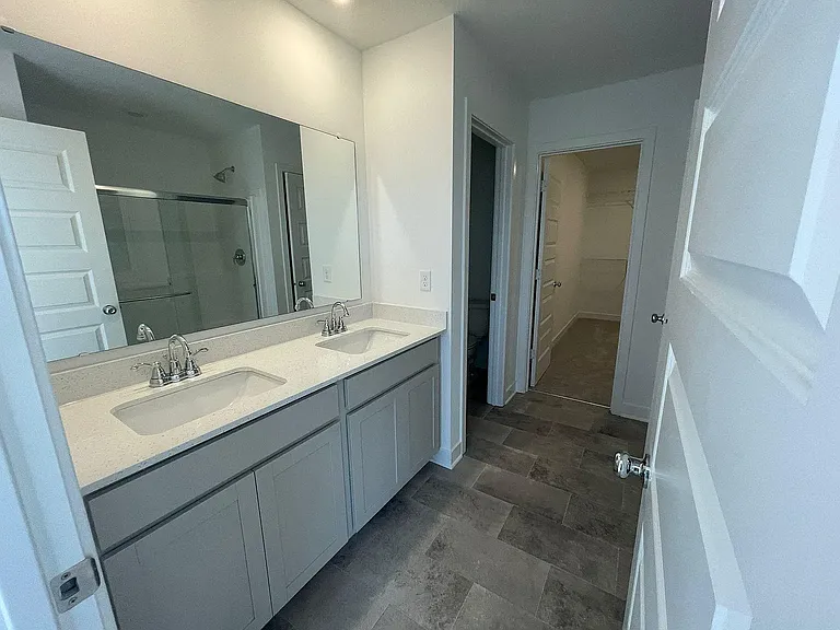 1066 Tansley Ln — Photo 11