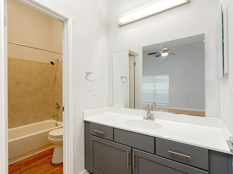 Hillmeade Apartment Homes — Photo 7