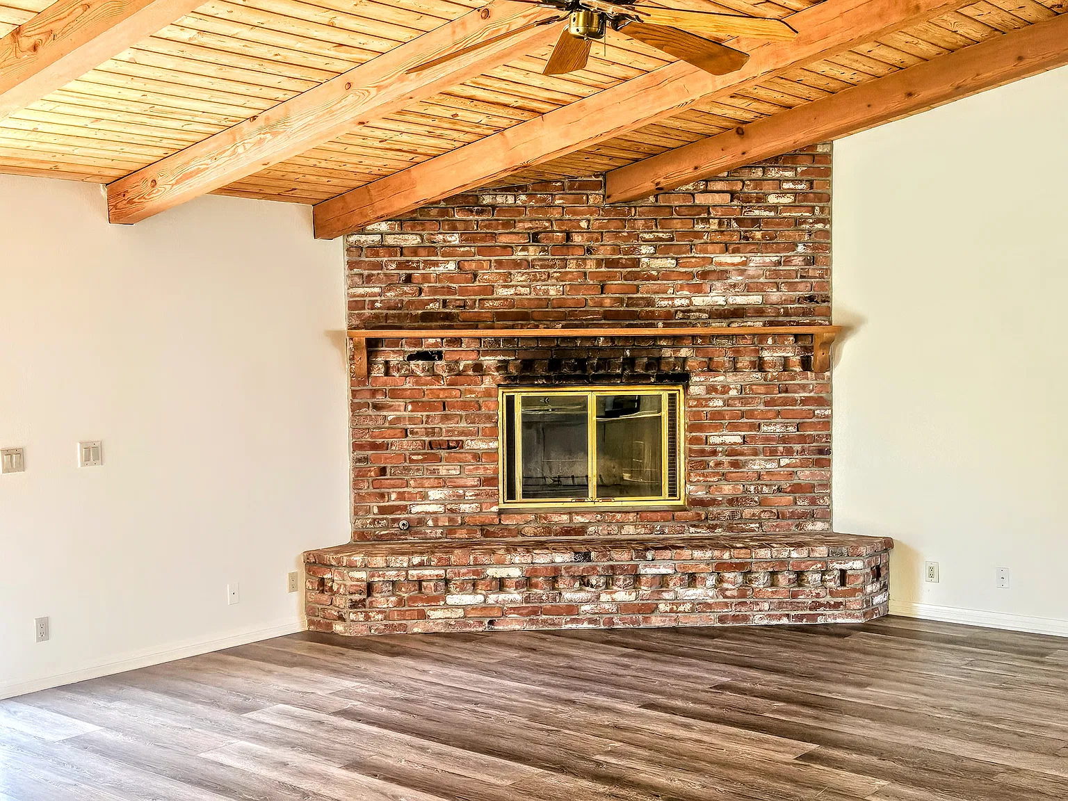 3 bed, 2268 sqft, $4,800 — Photo 2