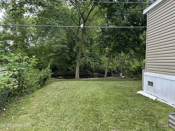 3rd image of 71 Creekside Cir