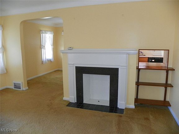 5th image of 3803 Torrington Ave