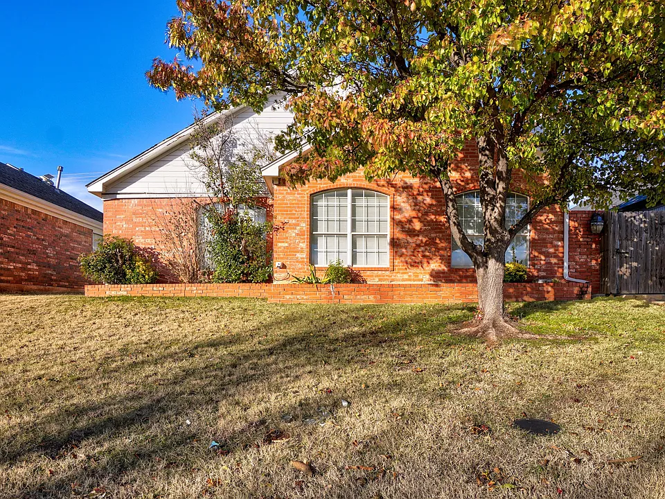 2733 Tealwood Dr