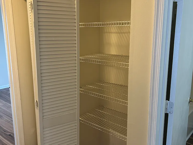 120 Wells Ct — Photo 12