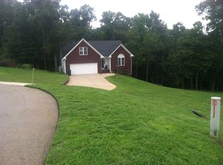 111 Oakmont Dr, Raeford, NC 28376