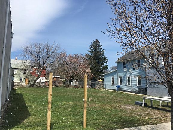 3rd image of 1317 Springwood Ave