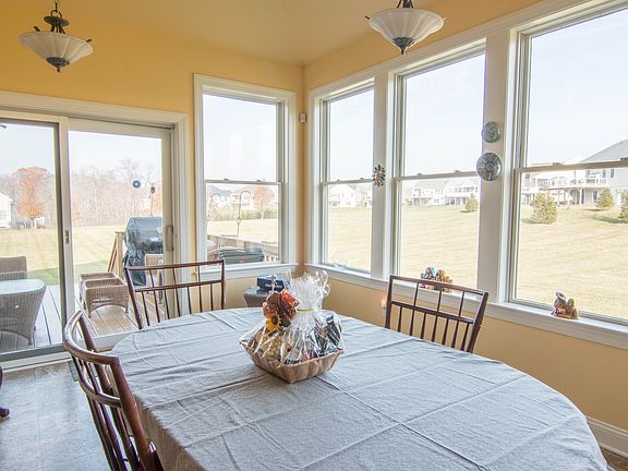 3rd image of 4753 Macgregor Dr