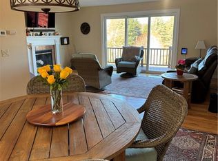 18 Palmer Cir, Hope Valley, RI 02832