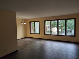 242 W Slade St, Palatine, IL