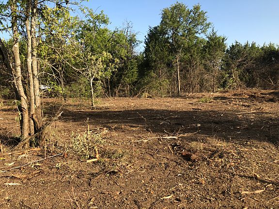 2nd image of 828 Armadillo Dr