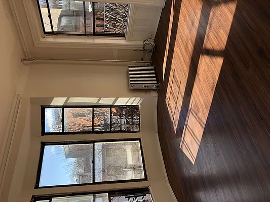 Rented by Avi Realty Manhattan | media 28