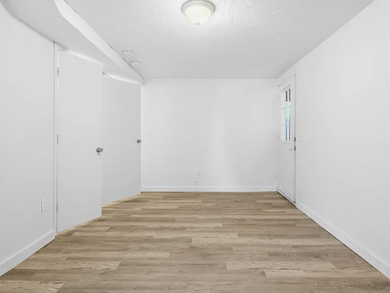 7684 N Vancouver Ave — Photo 7