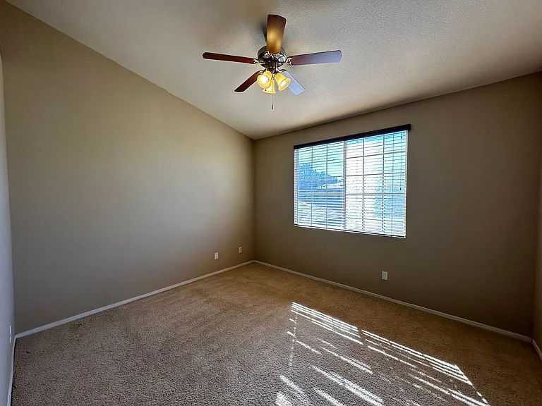 1621 Queen Victoria St #201 — Photo 13