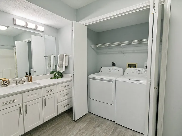 The Donovan Apartment Homes — Photo 9