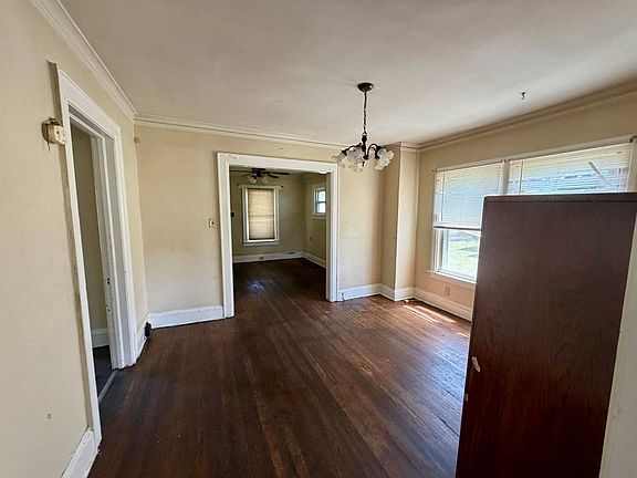 2nd image of 2607 6th Ave