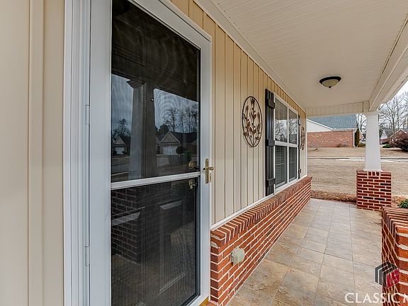 4th image of 28 Blakewood Court