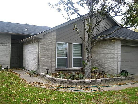 2nd image of 2414 Anthony Ln