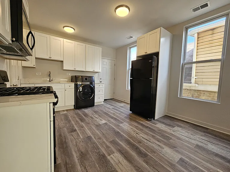 2216 W 21st Pl #3F — Photo 13