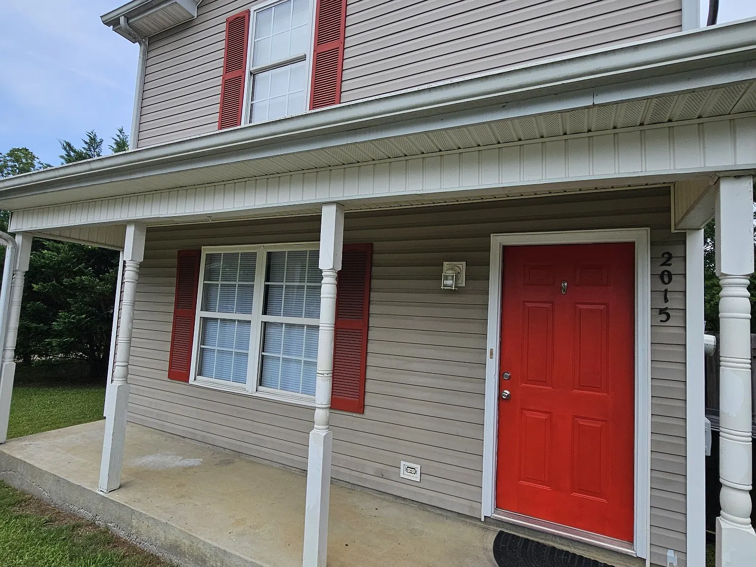 2 bed, 1.5 bath, 1280 sqft, $1,575 — Photo 2