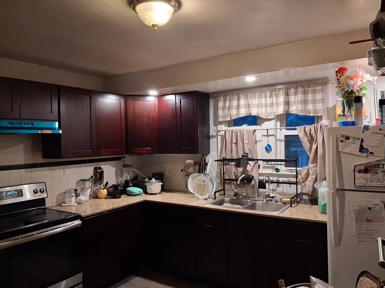 4 bed, 1400 sqft, $2,299 — Photo 3